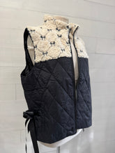 Load image into Gallery viewer, Quilted Bow Sherpa Vest